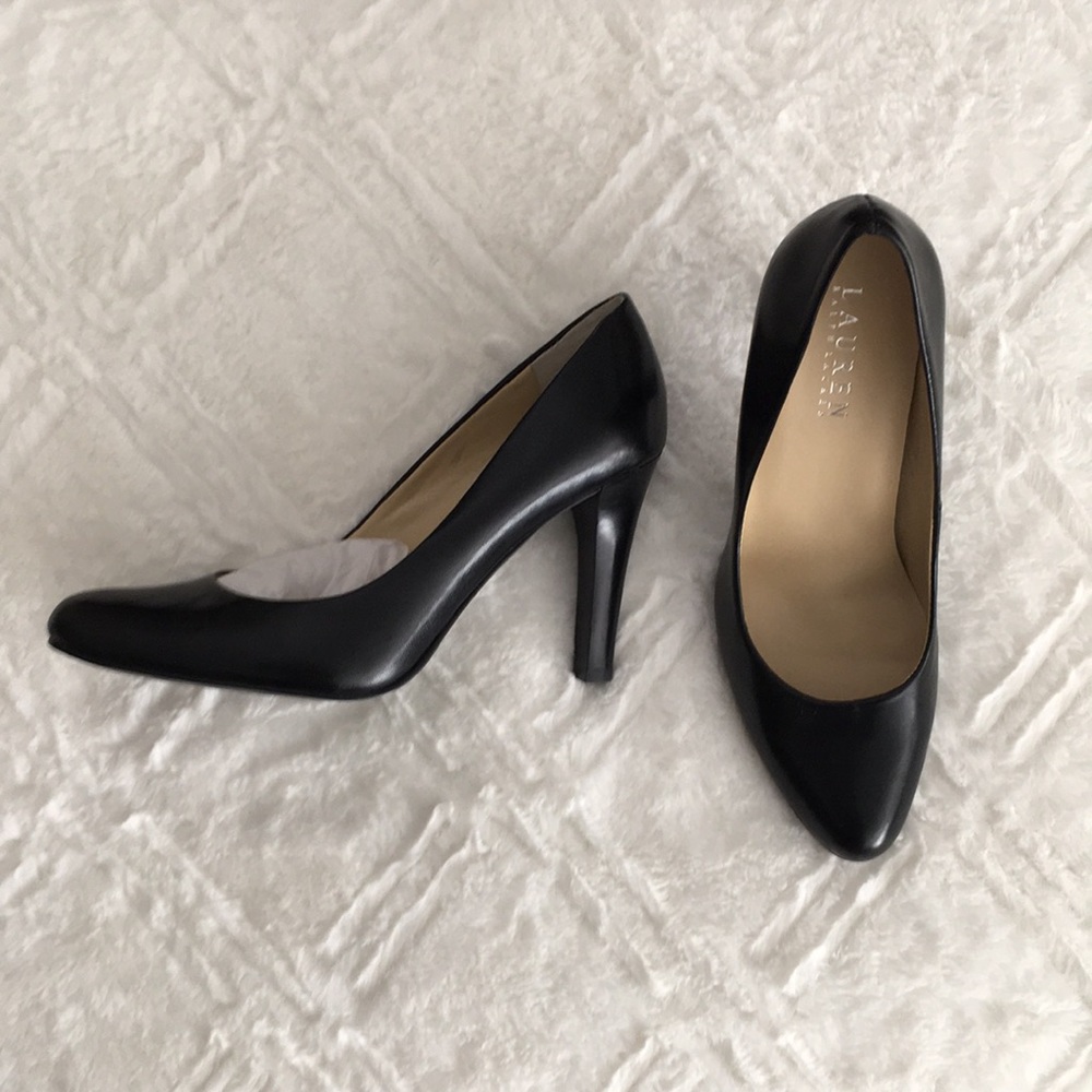Lauren Ralph Lauren black leather pumps never worn